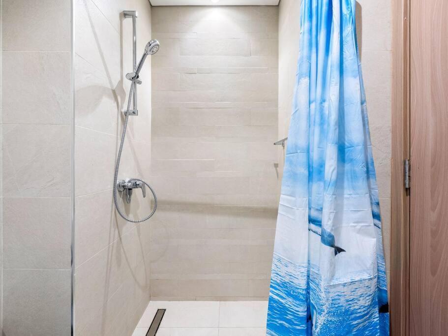 Lovely With Cozy Balcony And Outdoor Pool * Dubai