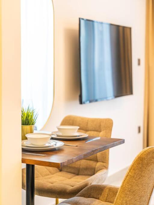 Lovely With Cozy Balcony And Outdoor Pool