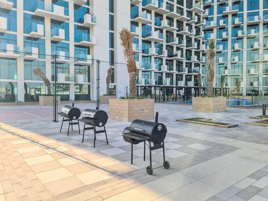 Apartment Lovely With Cozy Balcony And Outdoor Pool *